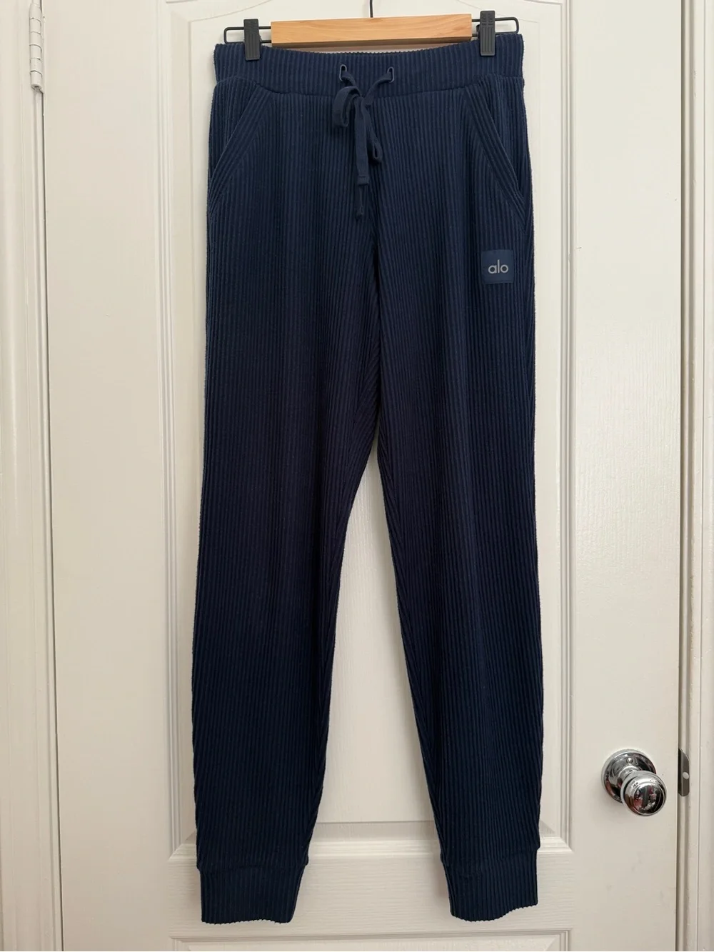 ALO Yoga Muse Hoodie and Sweatpant in Navy Small